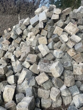 Pavé en Grès Ancien de Réemploi