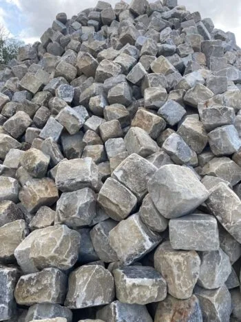 Pavé en Grès Ancien de Réemploi