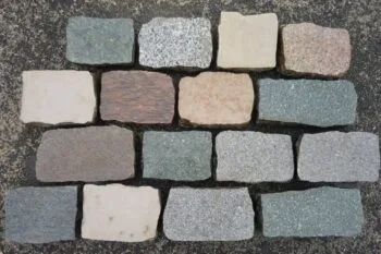 Pavé en Granit Ancien de Réemploi Scié