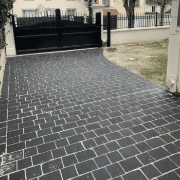 Pavé en Calcaire Noir Naturel - 20 cm X 14 cm, 5-7 cm